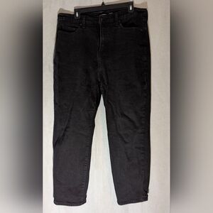 Old Navy Women's Straight Leg Jeans in Black